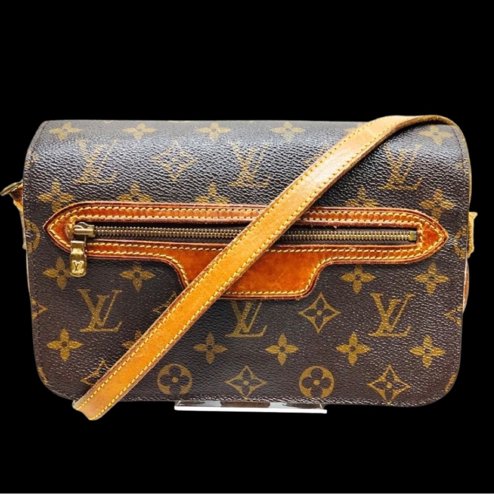 Louis Vuitton
Saint Germain Monogram Canvas Monogram Shoulder Bag